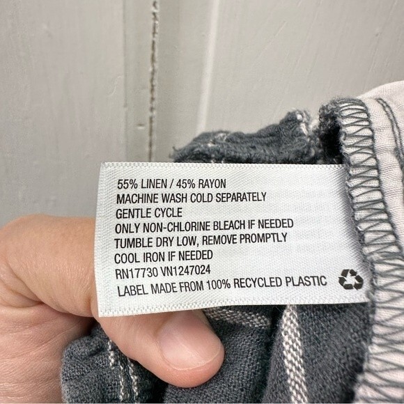 Universal Thread Goods grey white striped linen blend shorts women's medium - Picture 4 of 4